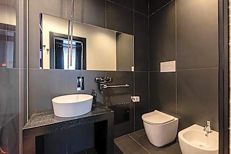 Queen Room with Spa Bath