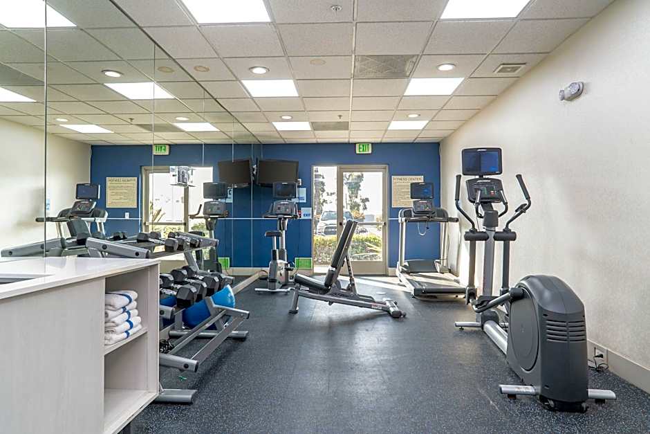 Holiday Inn Express & Suites San Diego Otay Mesa By IHG