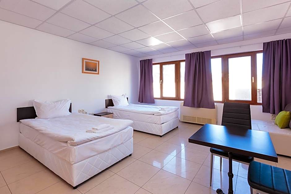 СТАИ ЗА ГОСТИ ХАН КРУМ