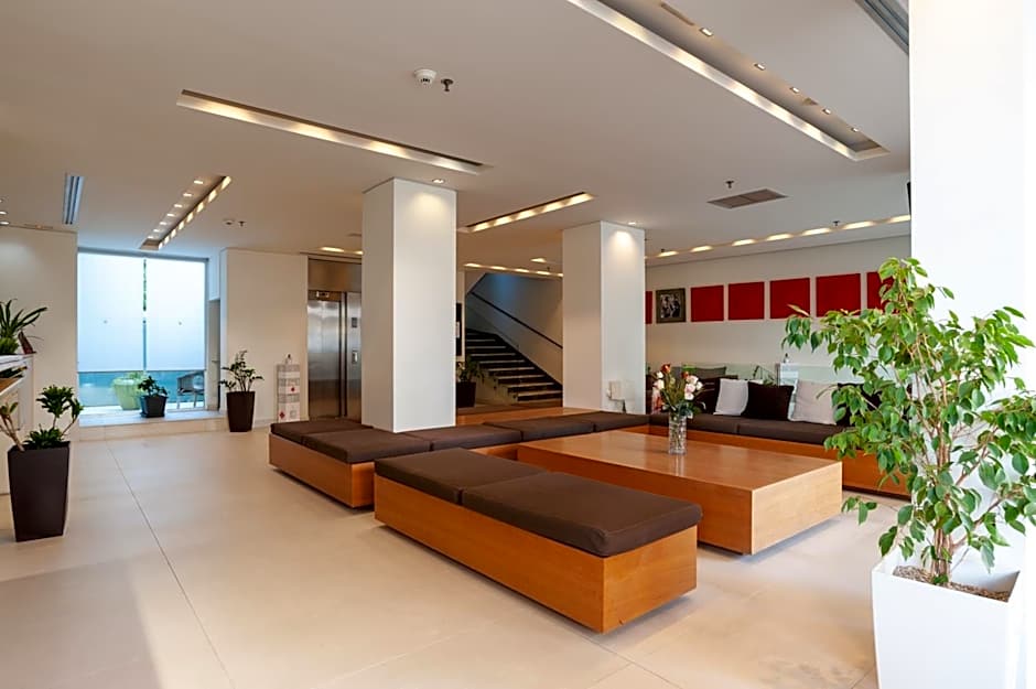 Atlantis City Hotel