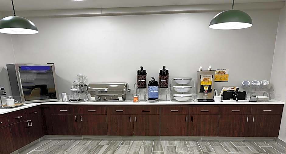 Comfort Inn & Suites Harvey - Chicago Southland