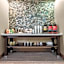 La Quinta Inn & Suites by Wyndham Midwest City - Tinker AFB