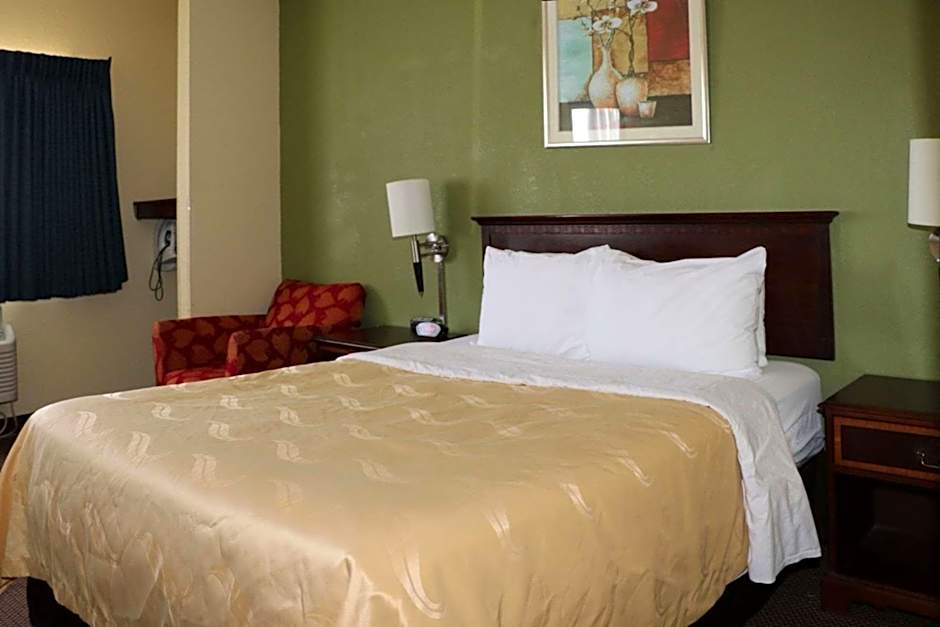 Quality Inn Evansville Eastland Area