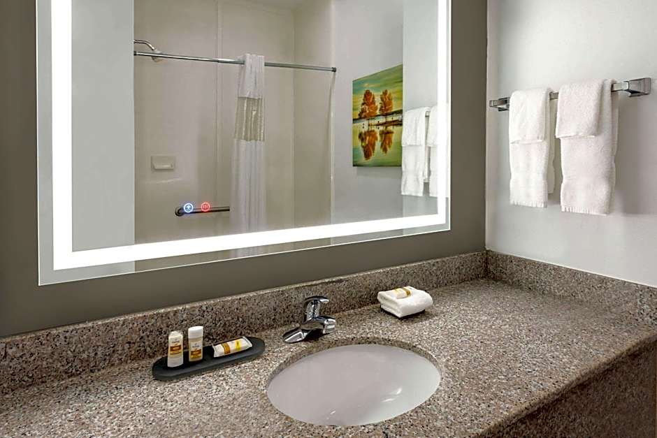 La Quinta Inn & Suites by Wyndham I-20 Longview South