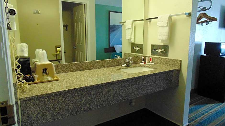 Super 8 by Wyndham Sapulpa/Tulsa Area
