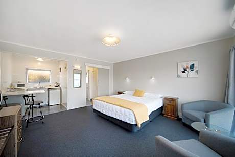 Superior King Studio