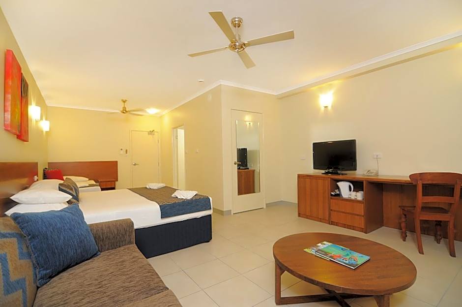 Cairns Queenslander Hotel & Apartments