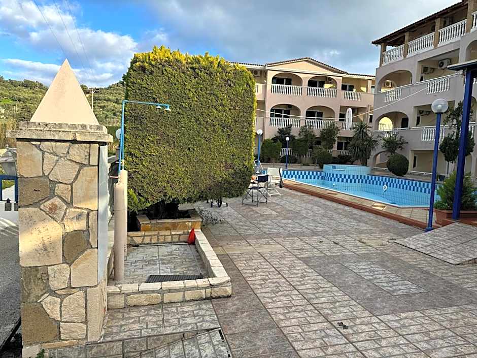 Sandy Maria studio 701