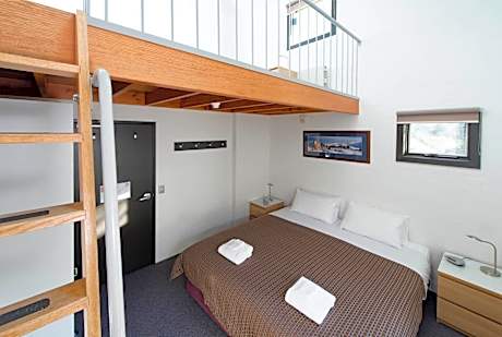 Family Room (2 Adults + 2 Children)