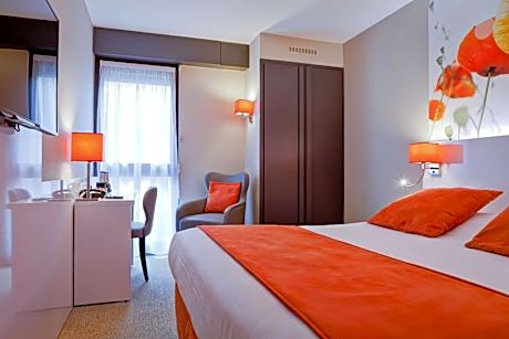Comfort Queen Room
