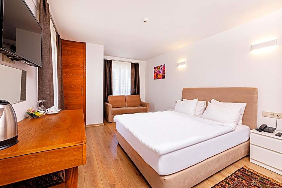 Photo 1 of 4 of Triple Room