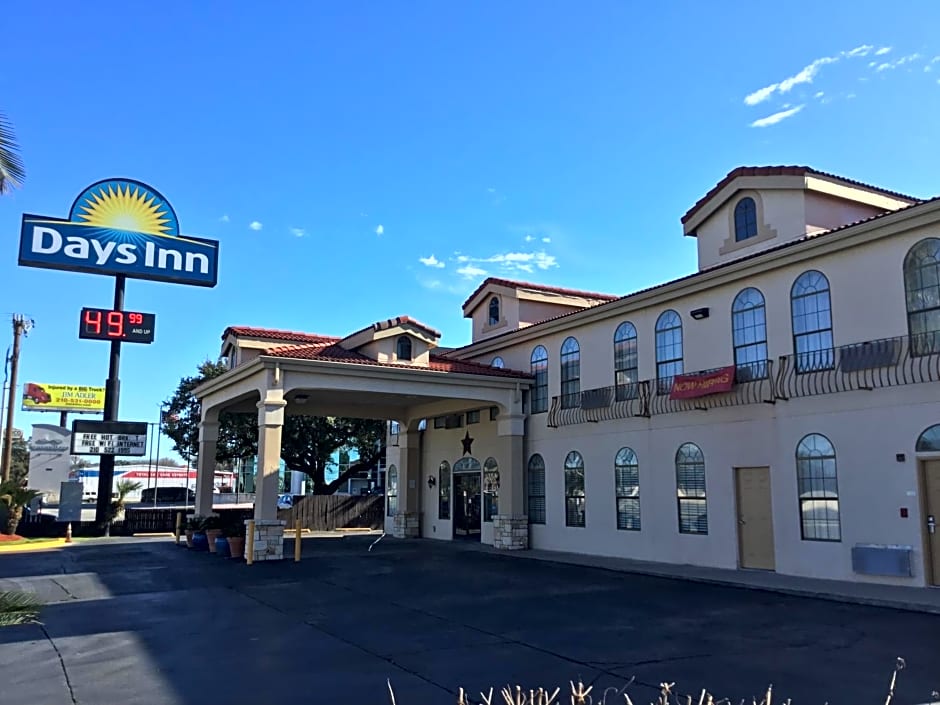 Days Inn by Wyndham San Antonio Northwest/Seaworld