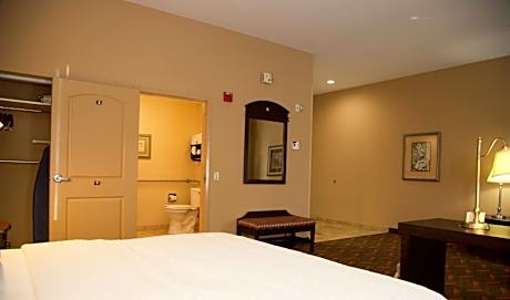 King Room with Sofa Bed and Study - Non-Smoking