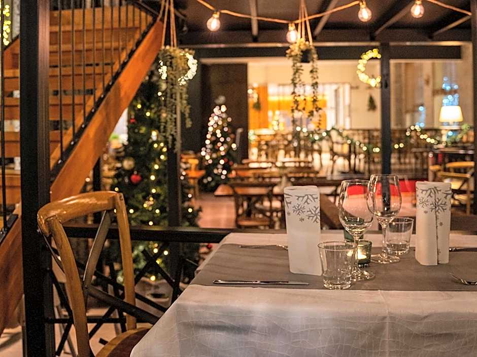 Santa's Hotel Santa Claus