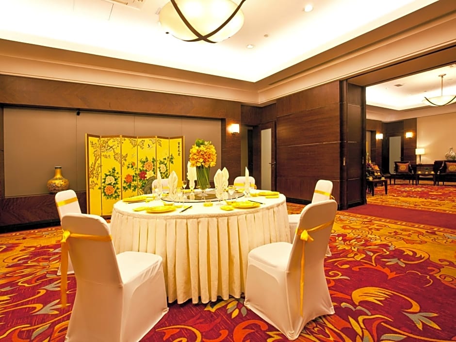 Zhongwei Green Lake Hotel Kunming
