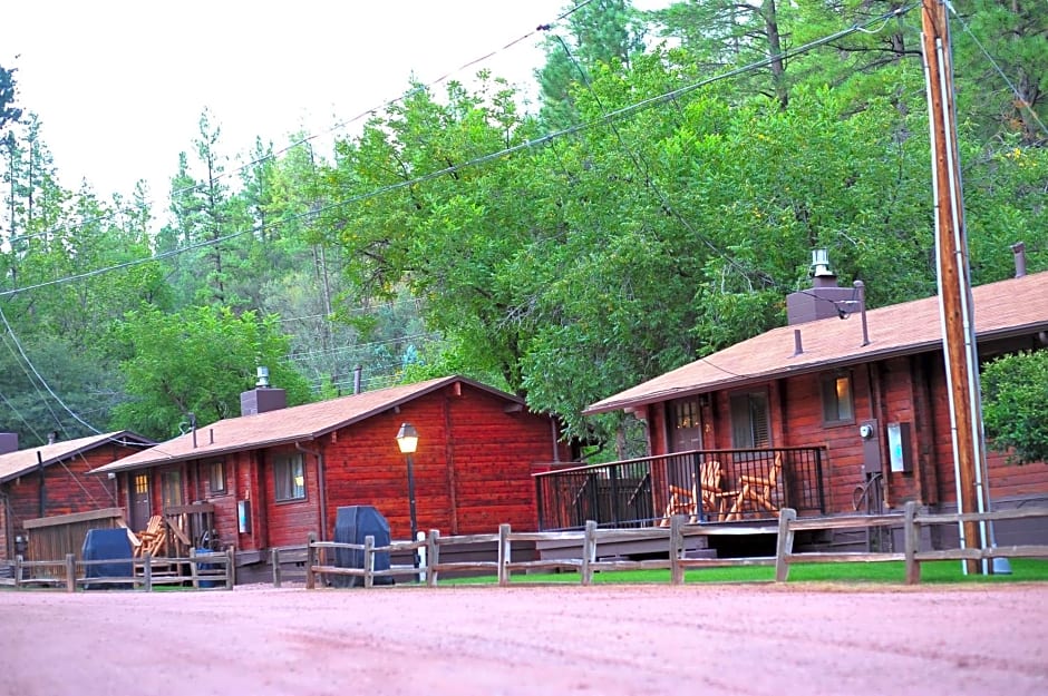 Kohl's Ranch Lodge