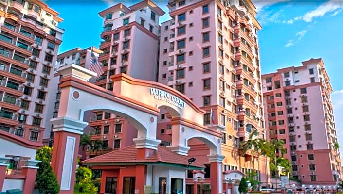 Homestay Marina Court
