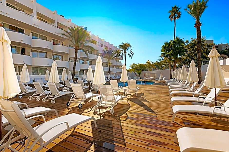 Palmanova Beach Apartments by TRH