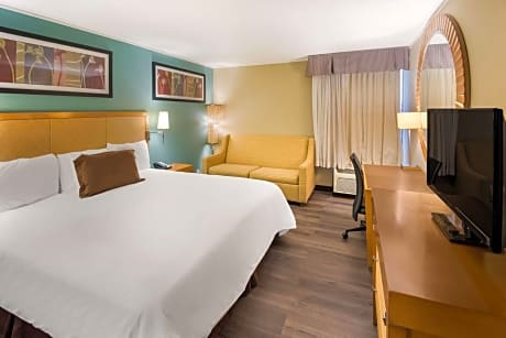 King Room with Kitchenette - Non-Smoking