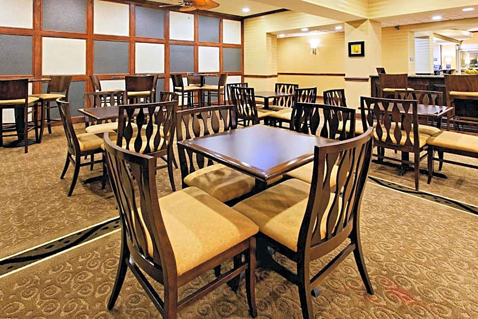Holiday Inn Express Hotel & Suites Cleburne By IHG