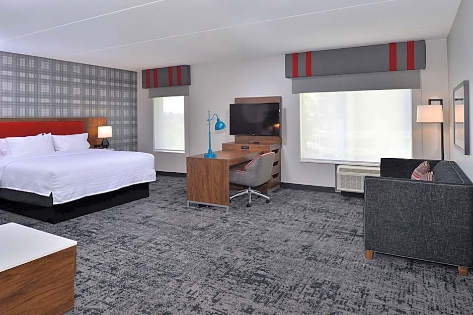 Hampton Inn By Hilton & Suites Greensboro Downtown, NC