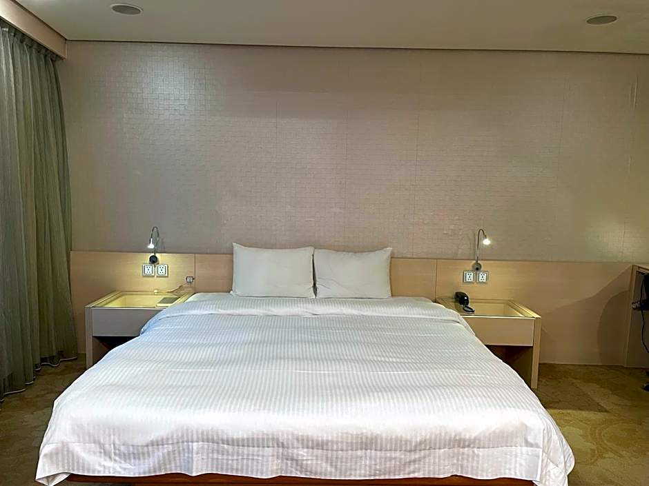 Yomi Hotel - ShuangLian MRT