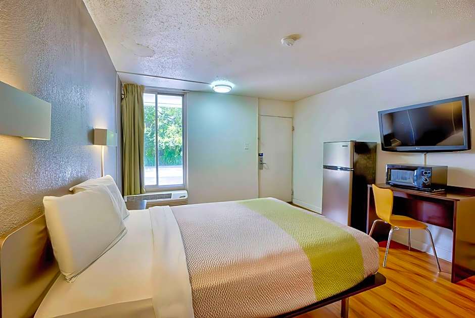 Studio 6 Gainesville, Fl