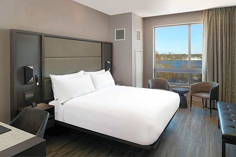 AC Hotel by Marriott Portsmouth Downtown/Waterfront