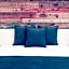 GOMEZ ROOMS