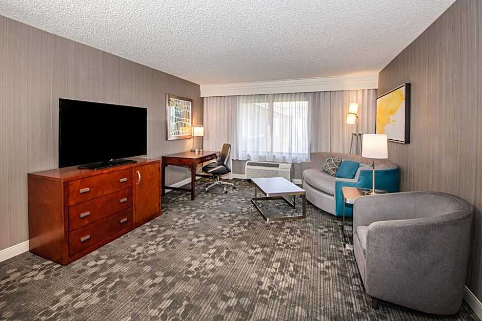 Courtyard by Marriott Oakland Airport