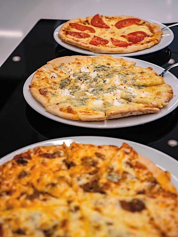 Elmi Beach Hotel & Suites