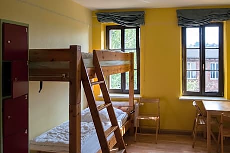 Bunk Bed in Mixed Dormitory Room