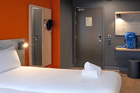 Standard Twin Room - Adapted