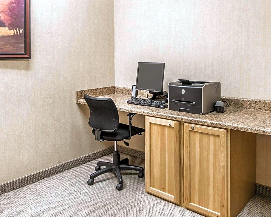 Rodeway Inn & Suites Salina South