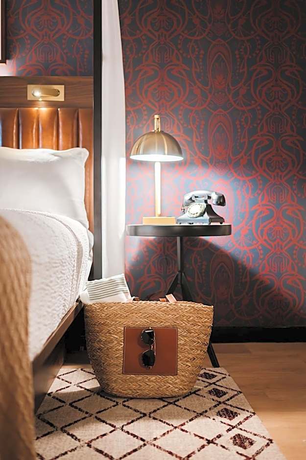 UNCOMMONER HOTEL by Reverie Boutique Collection