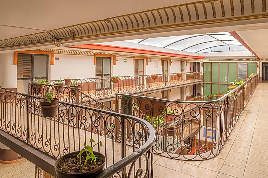 HOTEL ZAPOTLAN