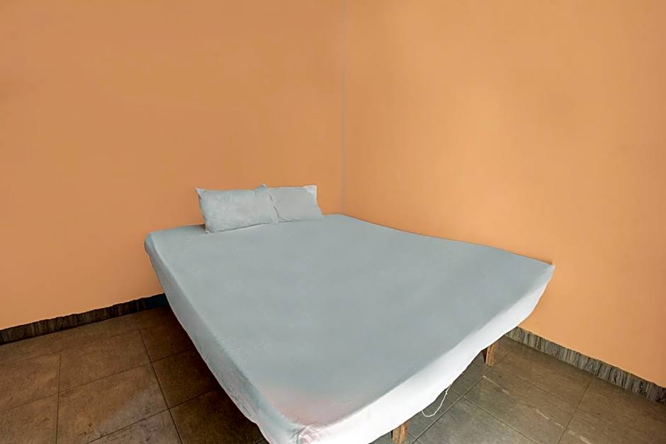 OYO Life 92846 Kost Putra Griya Eka