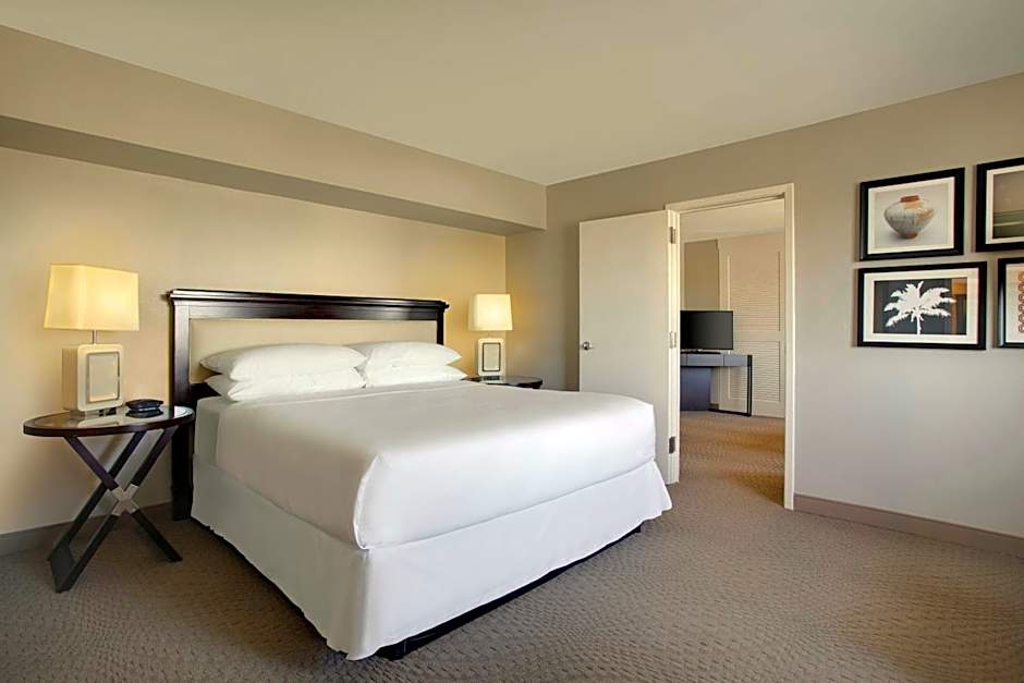 Sheraton® Suites Fort Lauderdale West