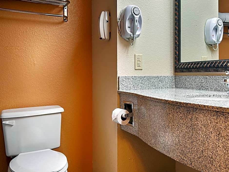 Best Western Plus Bass Hotel & Suites