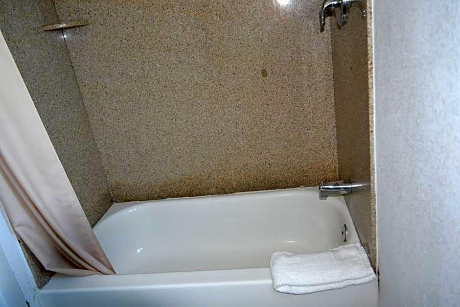 Harbor Inn & Suites Oceanside