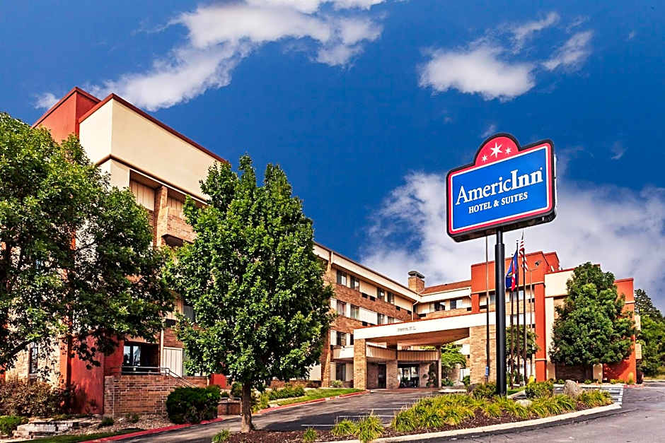 AmericInn by Wyndham Omaha
