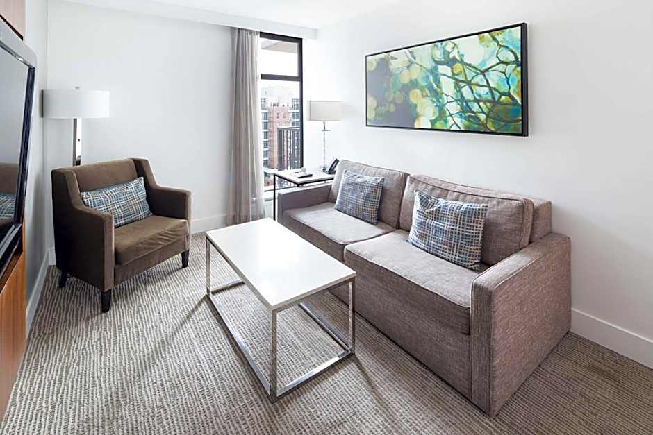 DoubleTree by Hilton Hotel & Suites Victoria