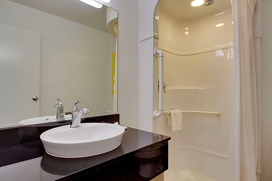 Avera Suites