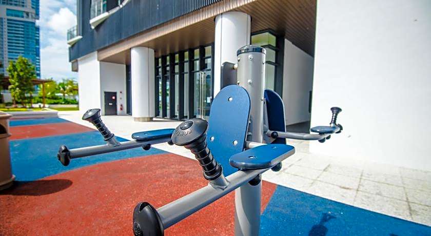 Stay @ Almas Puteri Harbour