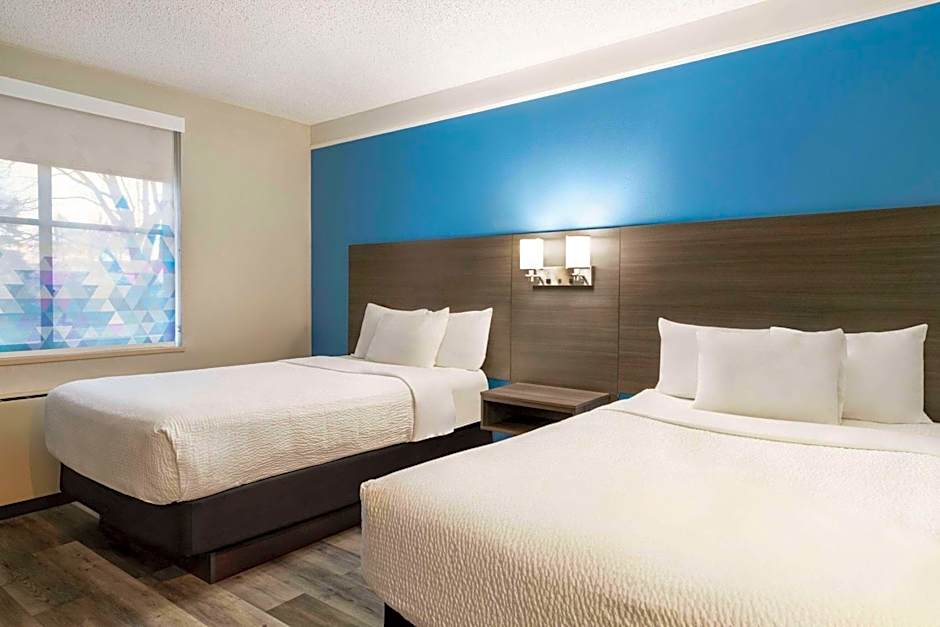 La Quinta Inn & Suites by Wyndham Madison American Center