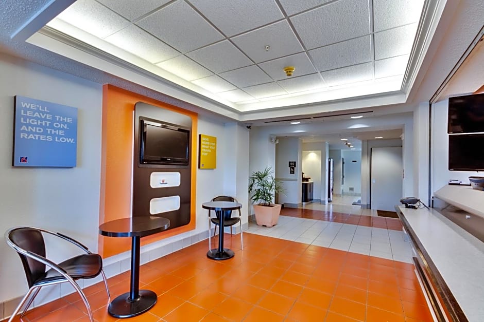 Motel 6 Dallas - Lewisville