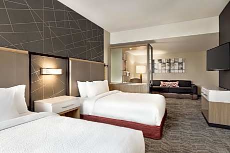 Suite with Two Queen Trundle Beds