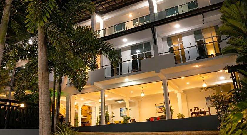 Queens Beach Hotel