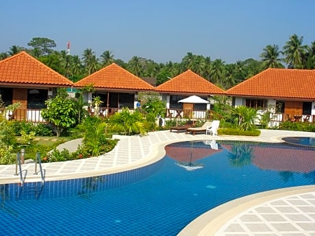 Sailom Resort Bangsaphan