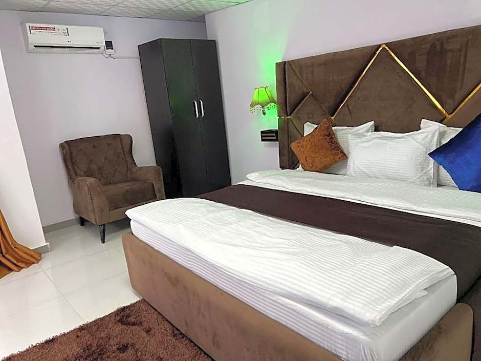 Glandov Suites and Apartment